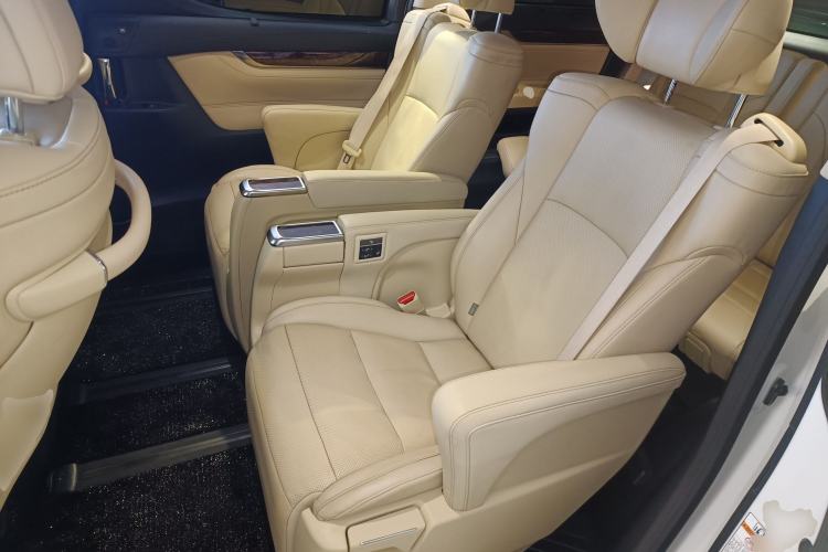 Used Toyota Alphard 2018 Revised Version 3.5L Luxury Edition