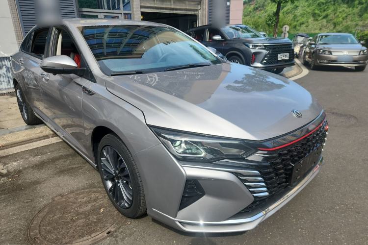 Used Dongfeng Aeolus Yixuan MAX 2021 1.5T Ultra-Stylish Trendsetter Edition Front Right 45 Deg