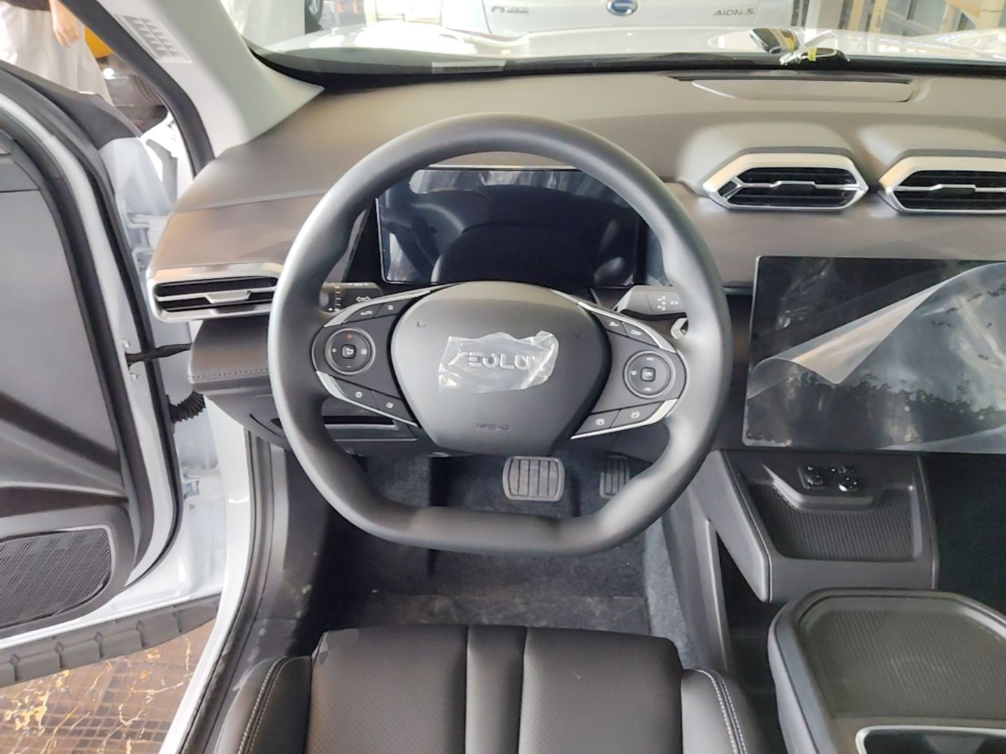 Dongfeng Aeolus SKY EV01 2025 530 km AIR Elite Edition — снимка 13