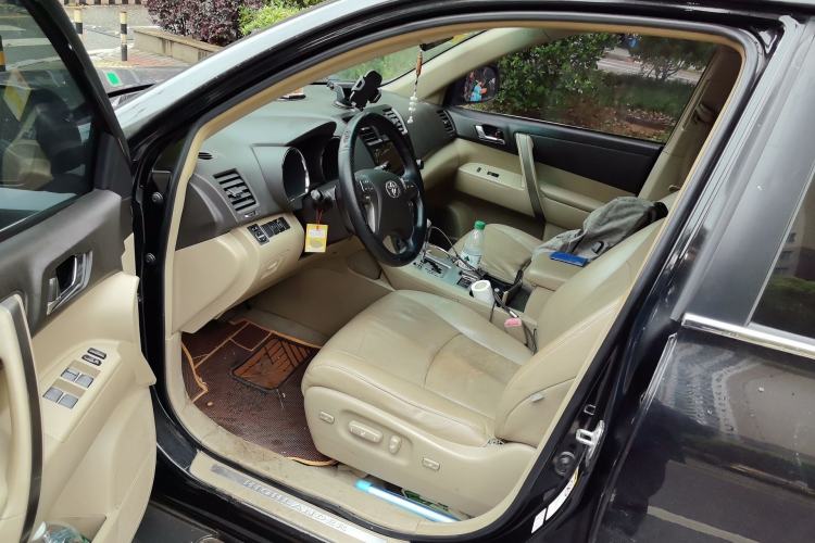 Used Toyota Highlander 2011 2.7L Two-Wheel Drive 7-Seater Luxury Edition