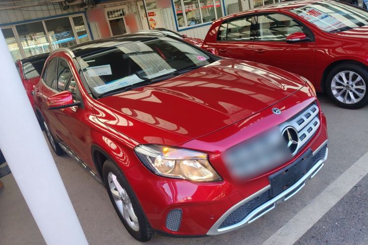 Used Mercedes-Benz GLA 2017 GLA 200 Sport Edition Front Right 45 Deg