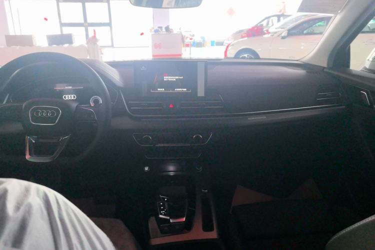 Used Audi Q5L 2025 quattro 45th Anniversary Edition 40 TFSI Sporty and Dynamic Model Interior 1