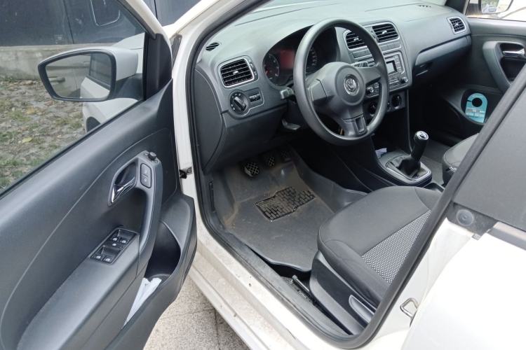 Used Volkswagen Polo 2013 1.6L Manual Comfort Edition