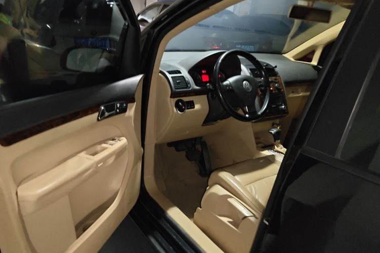 Used Volkswagen Touran 2008 1.8T ZhiZun Edition Automatic 5-Seater Driver Seat