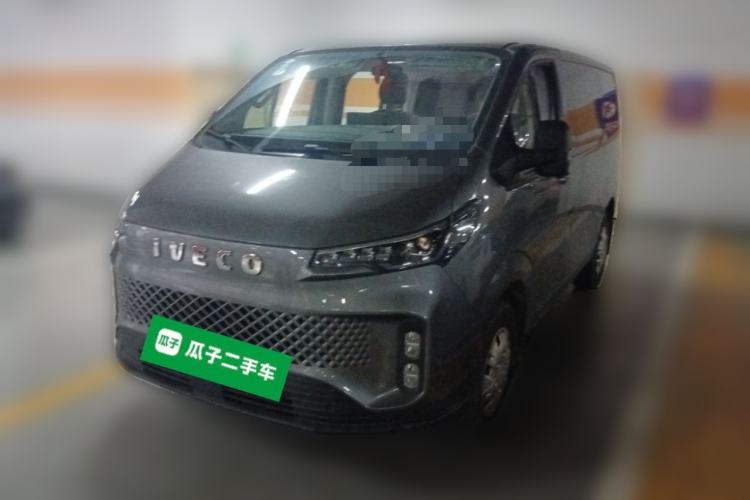 Used Iveco Fidato 2023 C30 Passenger Van 2.0T 93kW Manual Transmission Xingtu Edition Low Roof