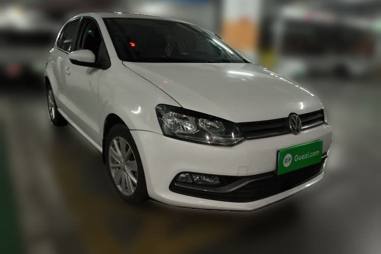 Used Volkswagen Polo 2016 1.6L Automatic Comfort Model Front Right 45 Deg