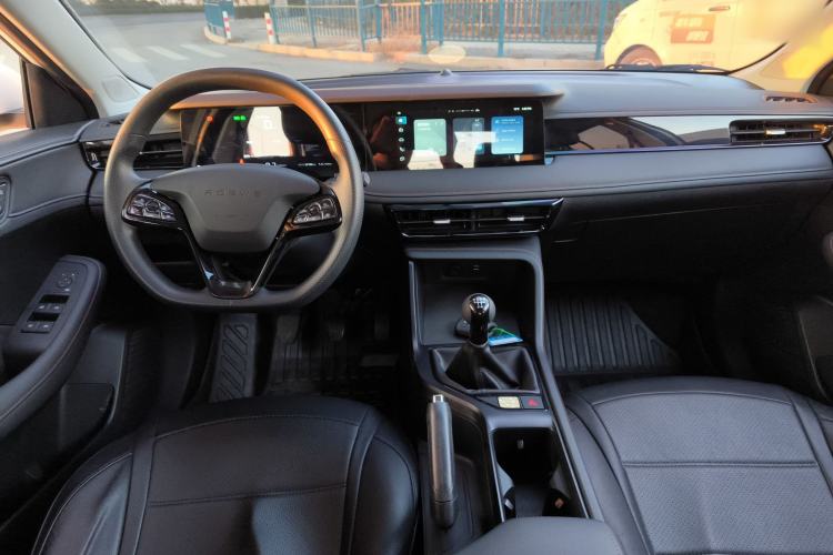 Used Roewe i5 2023 1.5L Manual Comfort Edition
