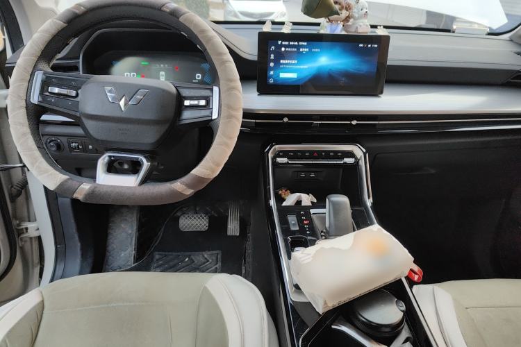 Used Wuling Asta 2022 2.0L DHT Electric-Speed Version