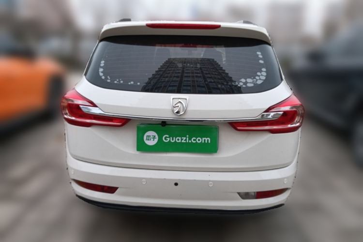 Used Baojun 310W 2017 1.5L Manual Comfort Version China VI Emission Standard
