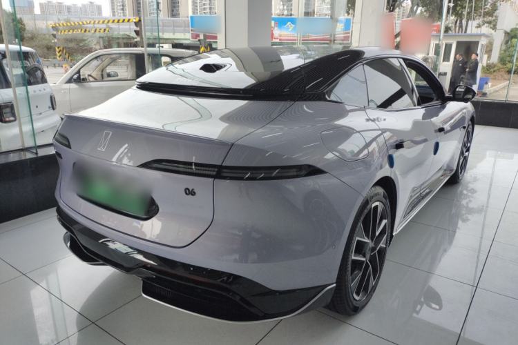 Used Avatr 06 2025 Pro Range-Extended Edition Rear Right 45 Deg