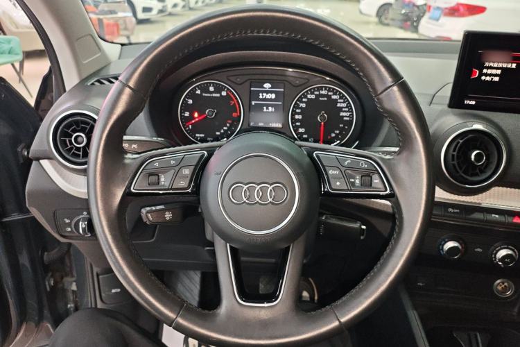 Used Audi Q2L 2020 35 TFSI Ambition Dynamic Edition
