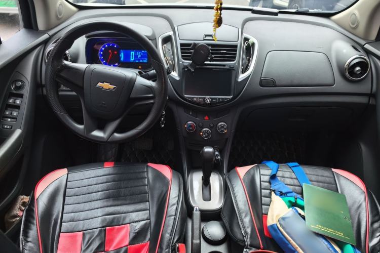 Used Chevrolet Trax 2016 1.4T Automatic Two-Wheel Drive Comfort Version with Sunroof Center Console