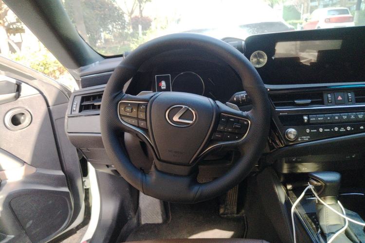 Used Lexus ES 2022 300h Excellence Edition