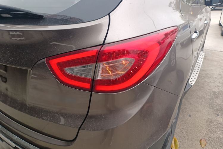 Used Hyundai ix35 2015 2.0L Automatic 2WD Smart Type China IV