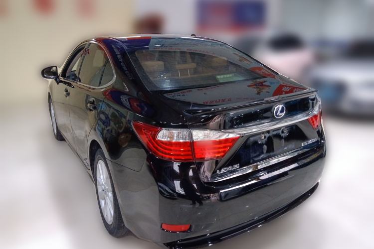 Used Lexus ES 2013 300h Elite Edition