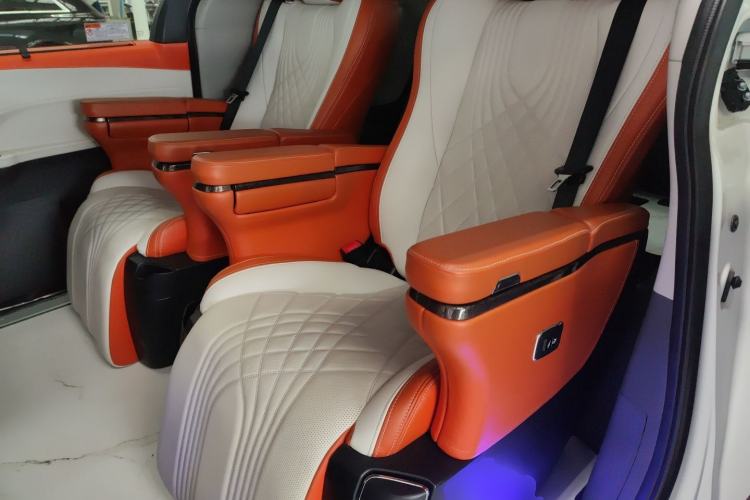 Used Toyota Granvia 2024 2.5L Hybrid Comfort Edition