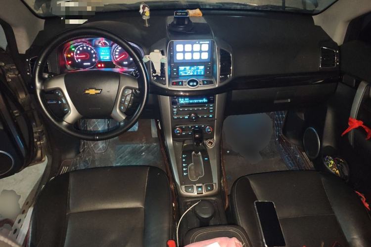 Used Chevrolet Captiva 2015 2.4L 4x4 Flagship Edition 7-Seater
