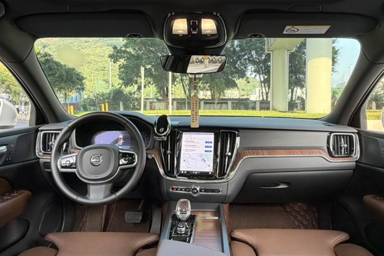 Used Volvo S60 2025 B4 Zhiyuan Luxury Edition