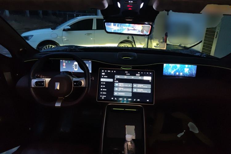 Used Avatr 11 2024 580 Three-Laser Four-Wheel Drive Luxury Edition
