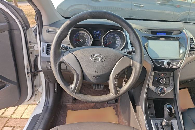 Used Hyundai Elantra (5th Generation / Langdong) 2015 1.6L Automatic Fashion Model