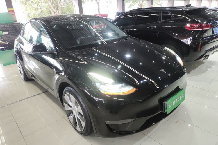 Used Tesla Model Y 2021 Long-Range All-Wheel-Drive Version
