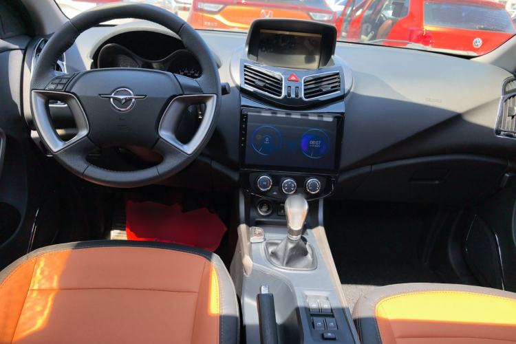 Used Haima S5 2017 Strong-Performance Version 1.6L Manual Luxury Model Center Console