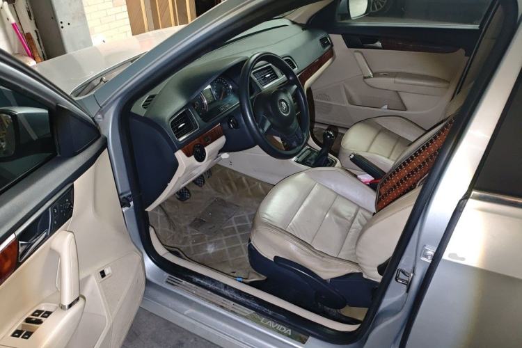 Used Volkswagen Lavida 2013 1.4TSI Manual Comfort Edition