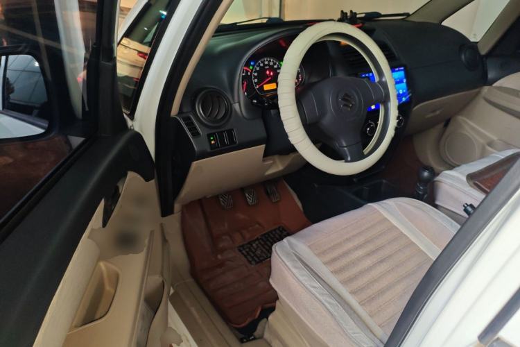 Used Suzuki SX4 S-Cross 2012 1.6L Manual - Practical Upgraded Version
