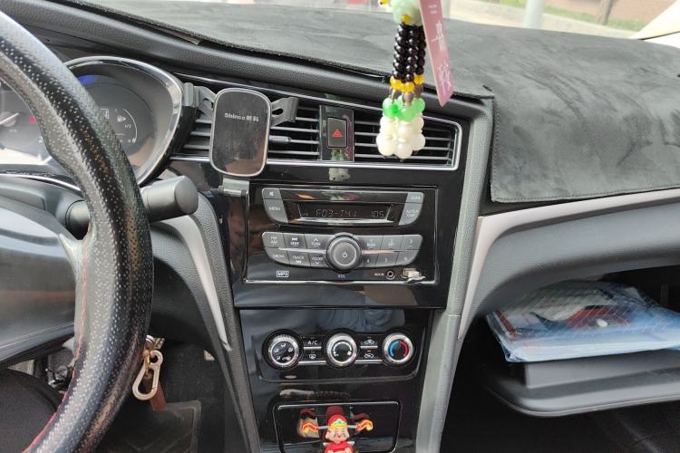 Used Venucia D60 2018 1.6L CVT Comfort Edition
