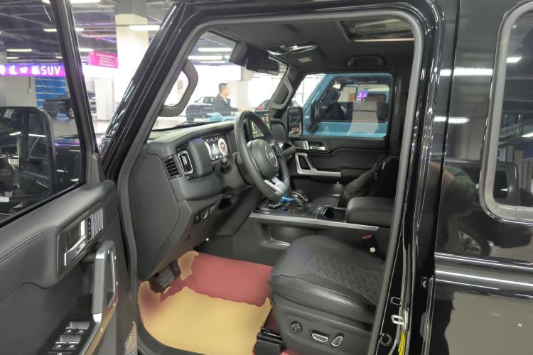 Used 212 T01 2024 2.0T Explorer Left Front Seat