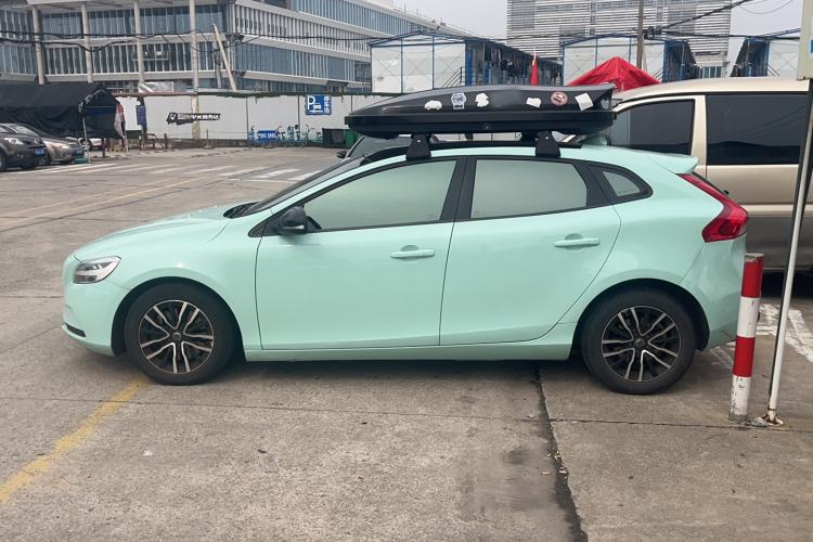 Used Volvo V40 2017 T3 Zhiyi Edition
