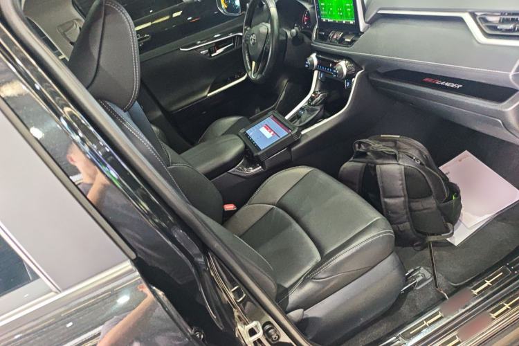 Used Toyota Wildlander 2021 2.0L CVT Two-Wheel Drive Luxury Edition Right Front Seat