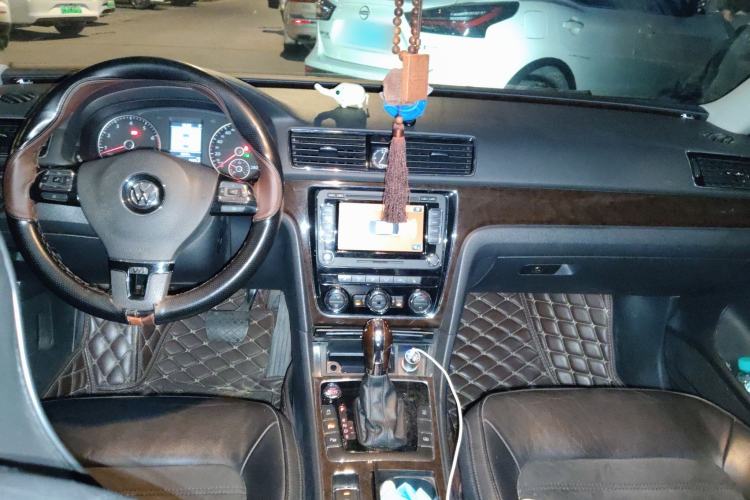 Used Volkswagen Passat 2013 3.0L V6 DSG Flagship Edition