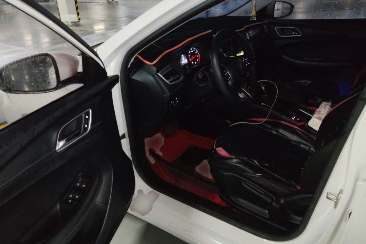 Used Roewe i5 2020 1.5L Automatic 4G Connected Linghao Edition Driver Seat