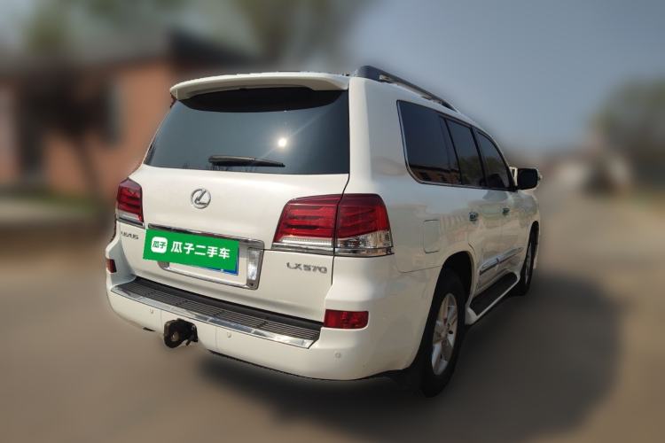 Used Lexus LX 2013 570
