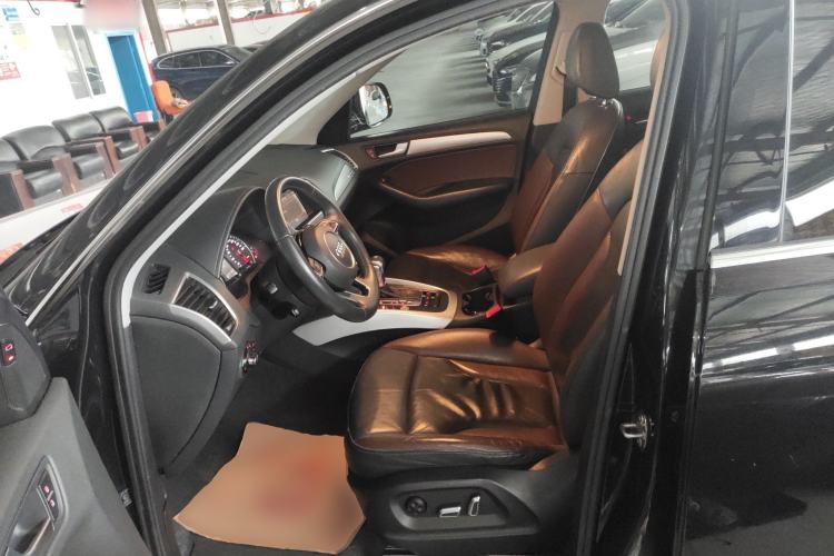 Used Audi Q5 2017 Plus 40 TFSI Technology Model