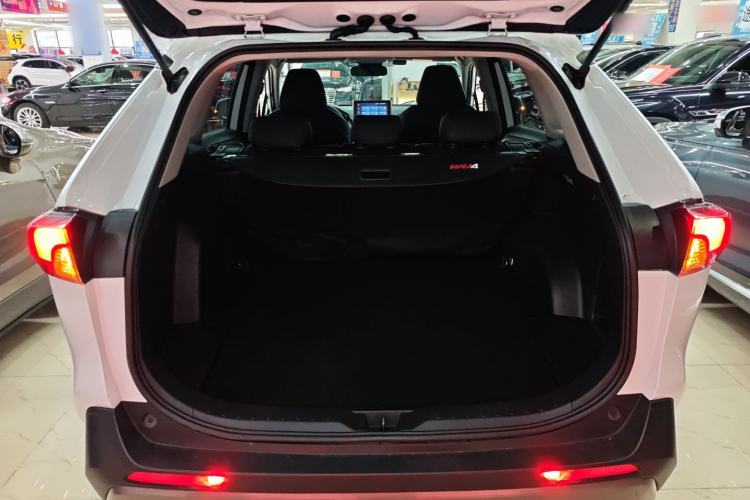 Used Toyota RAV4 2021 2.0L CVT Two-Wheel Drive Fashion Edition
