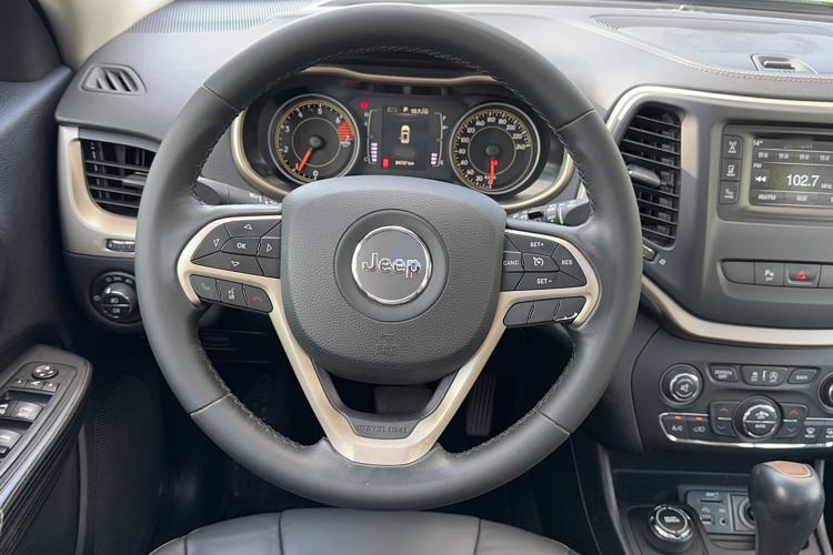 Used Jeep Cherokee 2016 2.4L Professional Edition