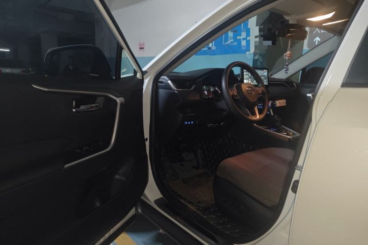 Used Toyota RAV4 2020 2.0L CVT Two-Wheel Drive Fashion Edition
