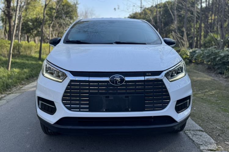 Used BYD Yuan New Energy 2019 EV535 Smart Connect Trendsetting Model

