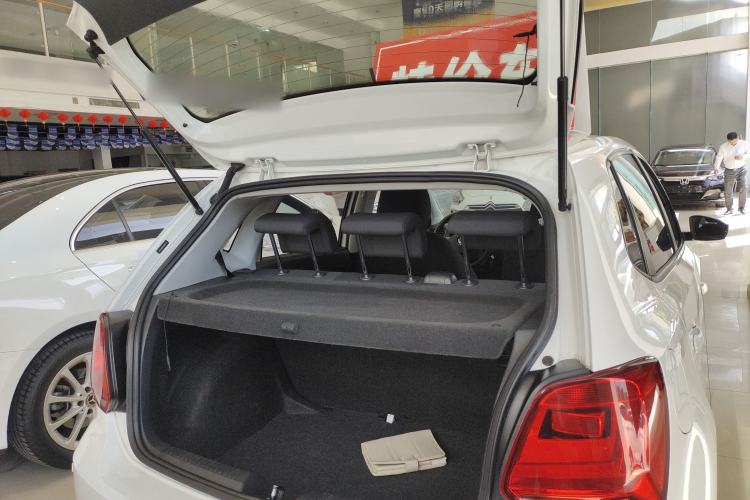 Used Volkswagen Polo 2016 1.4L Manual Fashion Model
