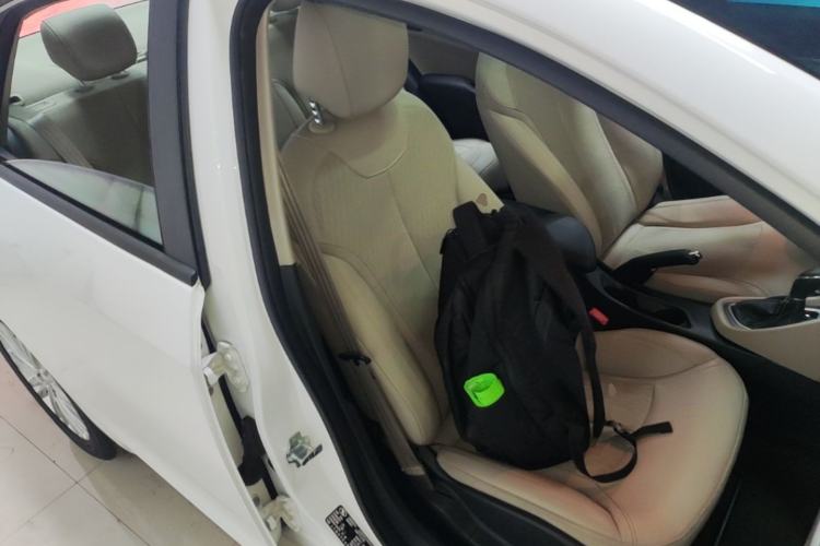 Used Buick GT 2017 15N Automatic Elite Version Right Front Seat