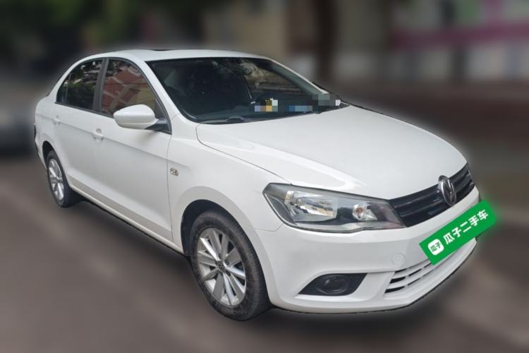 Used Volkswagen Jetta 2015 Value Edition 1.6L Automatic Comfort Version Front Right 45 Deg