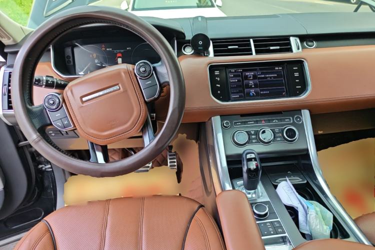 Used Land Rover Range Sport 2014 3.0 SC V6 HSE DYNAMIC Center Console
