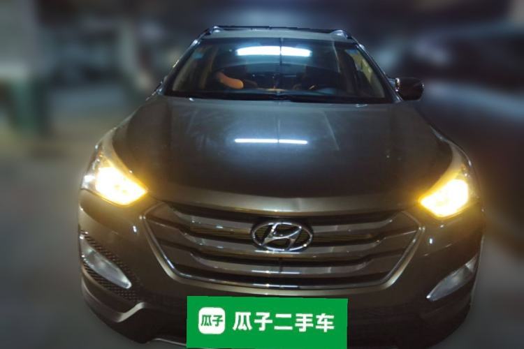 Used Hyundai Santa Fe 2013 2.4L Automatic 2WD Comfort Edition Front