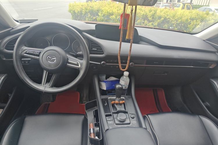 Used Mazda 3 Axela 2020 1.5L Automatic Luxury Version Center Console