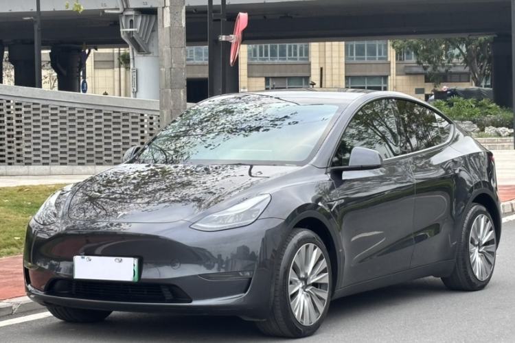 Used Tesla Model Y 2024 Long-Range All-Wheel-Drive Version
