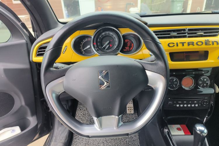 Used DS 3 2012 1.6L Fashion Edition Steering Wheel