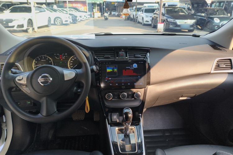 Used Nissan Sylphy 2016 1.6 XL CVT Luxury Edition Center Console