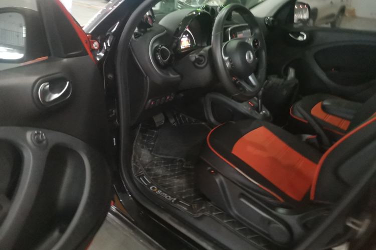 Used smart forfour 2018 0.9T 66 kW Pioneer Edition